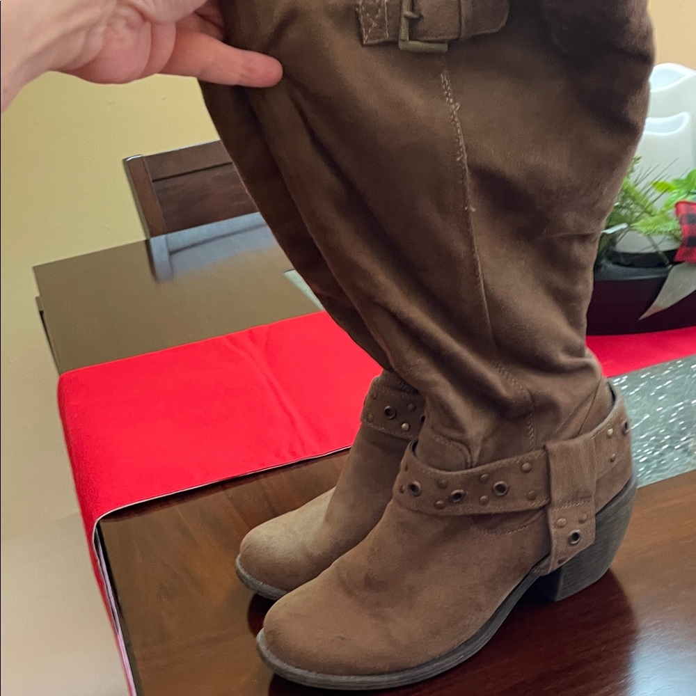 Nicole-Brown Heeled Slip On Slouchy Boots